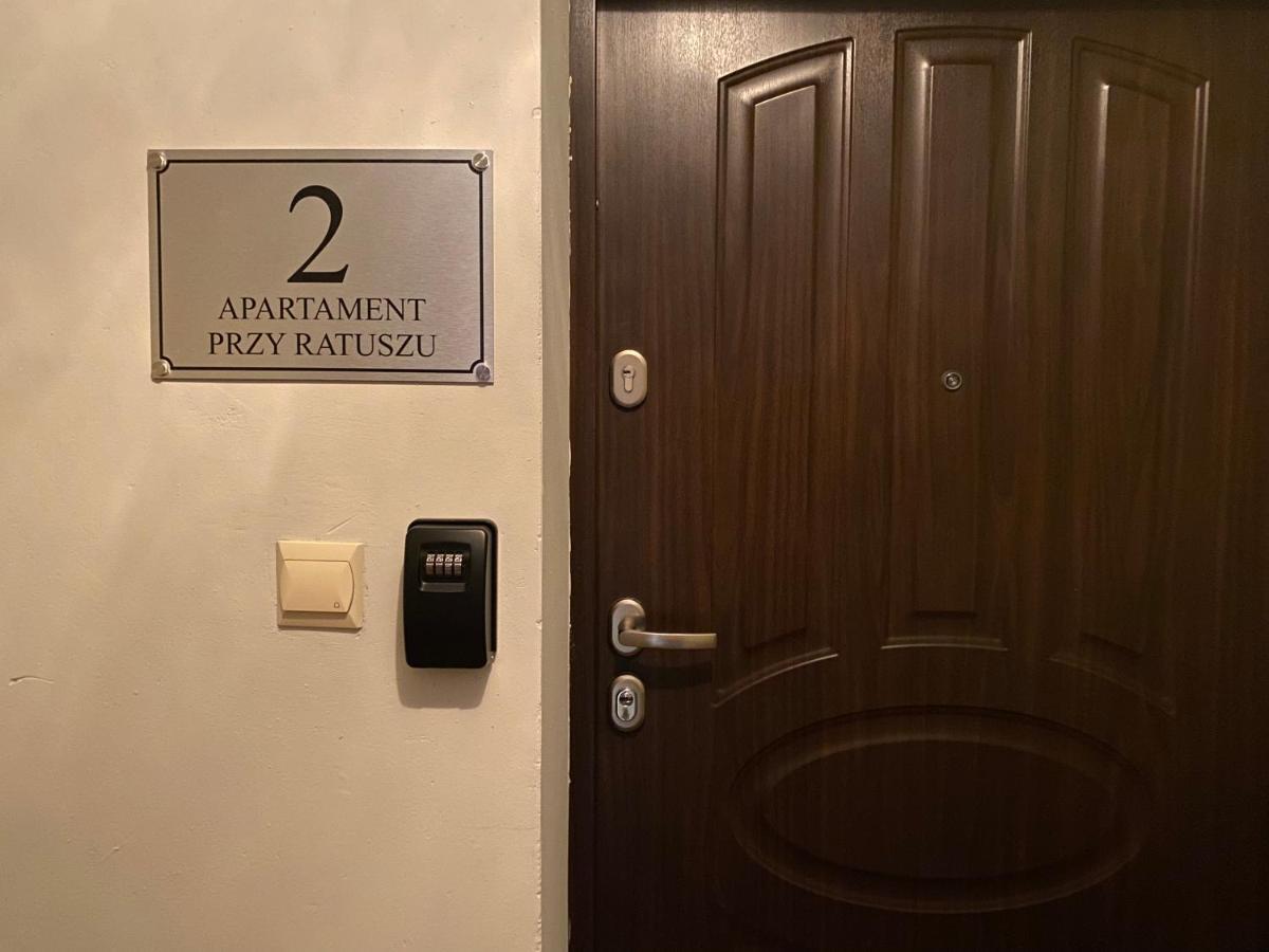 Apartament Przy Ratuszu Клодзько Екстер'єр фото