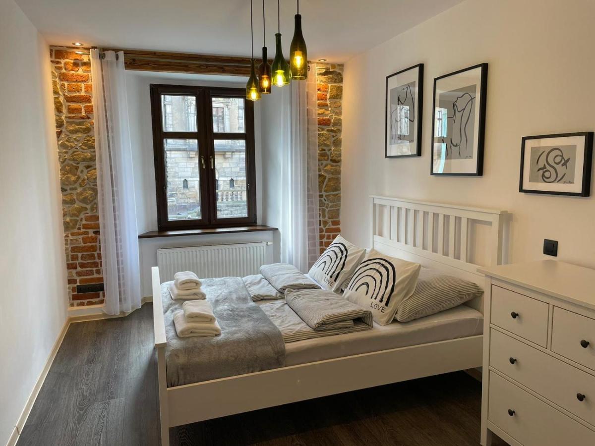 Apartament Przy Ratuszu Клодзько Екстер'єр фото