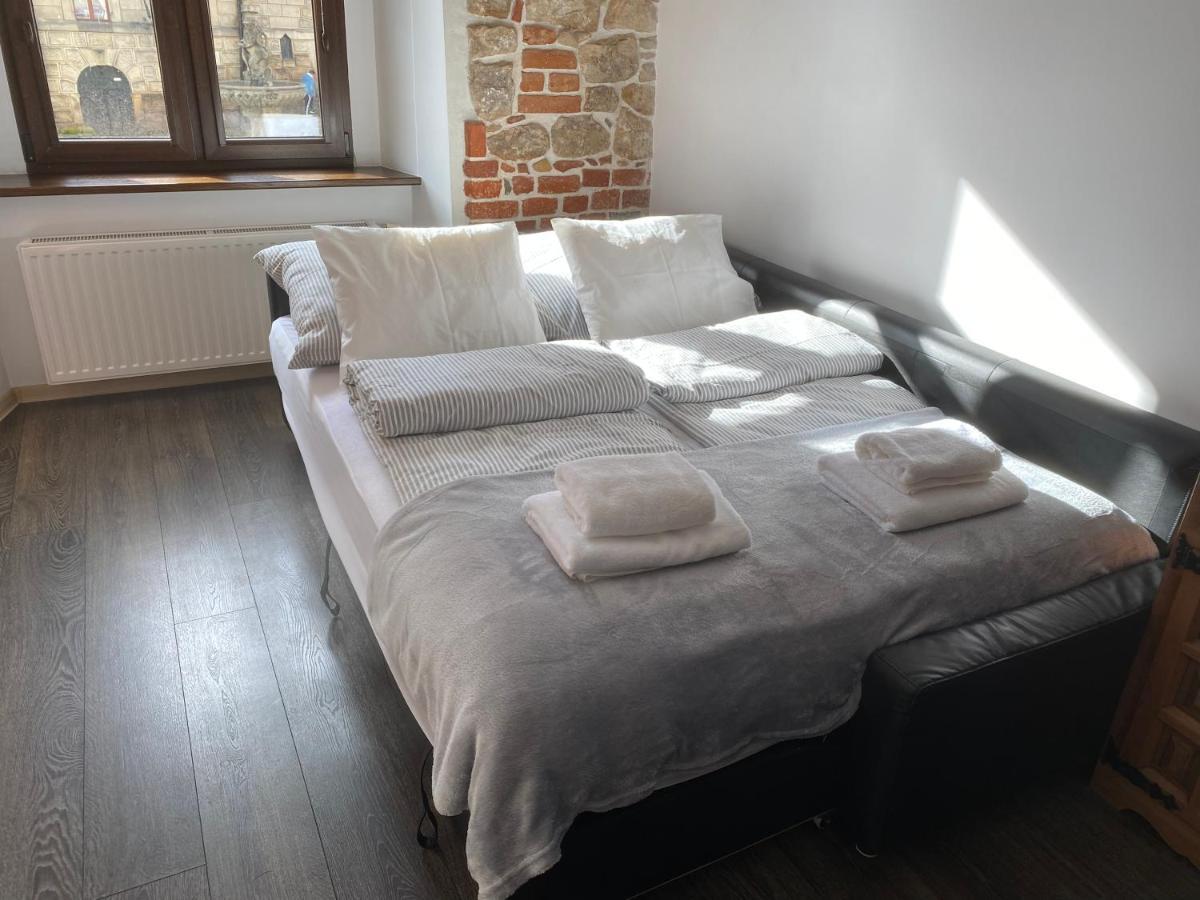 Apartament Przy Ratuszu Клодзько Екстер'єр фото