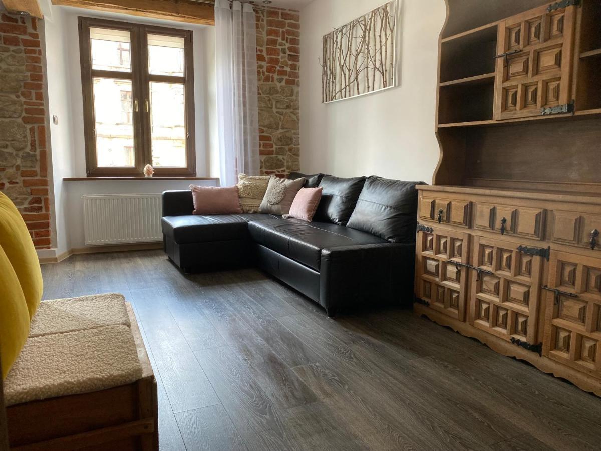 Apartament Przy Ratuszu Клодзько Екстер'єр фото