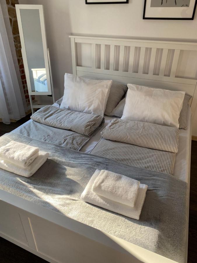 Apartament Przy Ratuszu Клодзько Екстер'єр фото