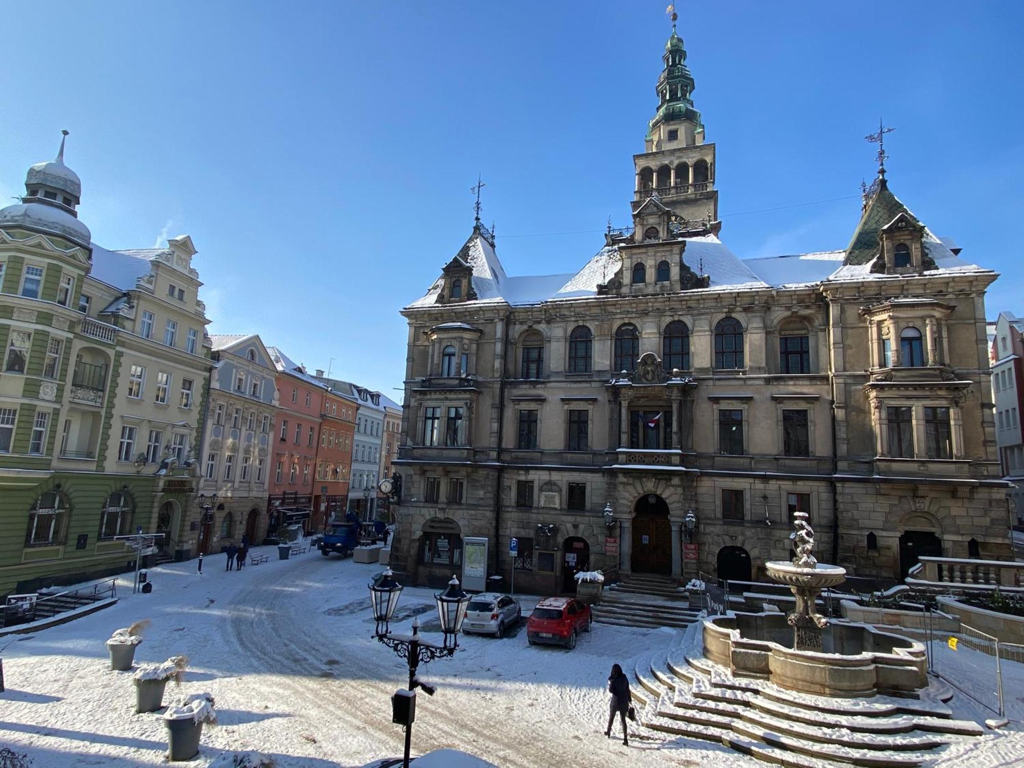 Apartament Przy Ratuszu Клодзько Екстер'єр фото