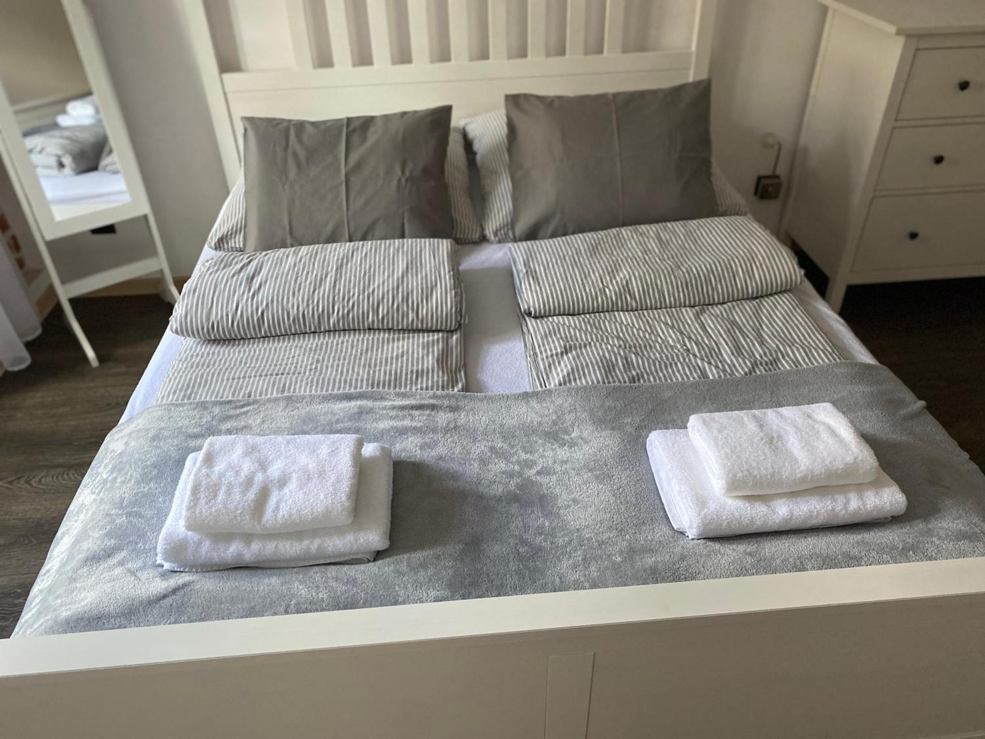 Apartament Przy Ratuszu Клодзько Екстер'єр фото